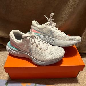 Women’s Nike Zoom Invincible Run FlyKnit size 7.5